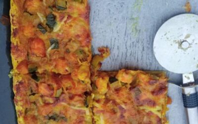 Hojaldre de verduras al curry con langostinos