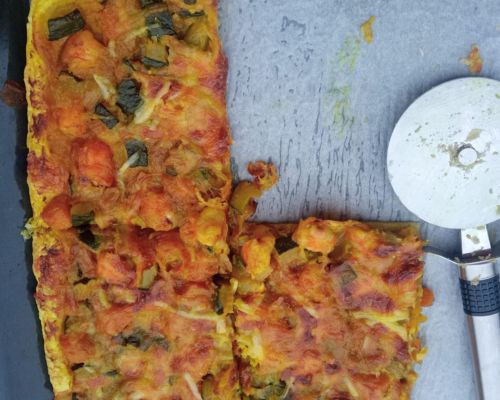Hojaldre de verduras al curry con langostinos